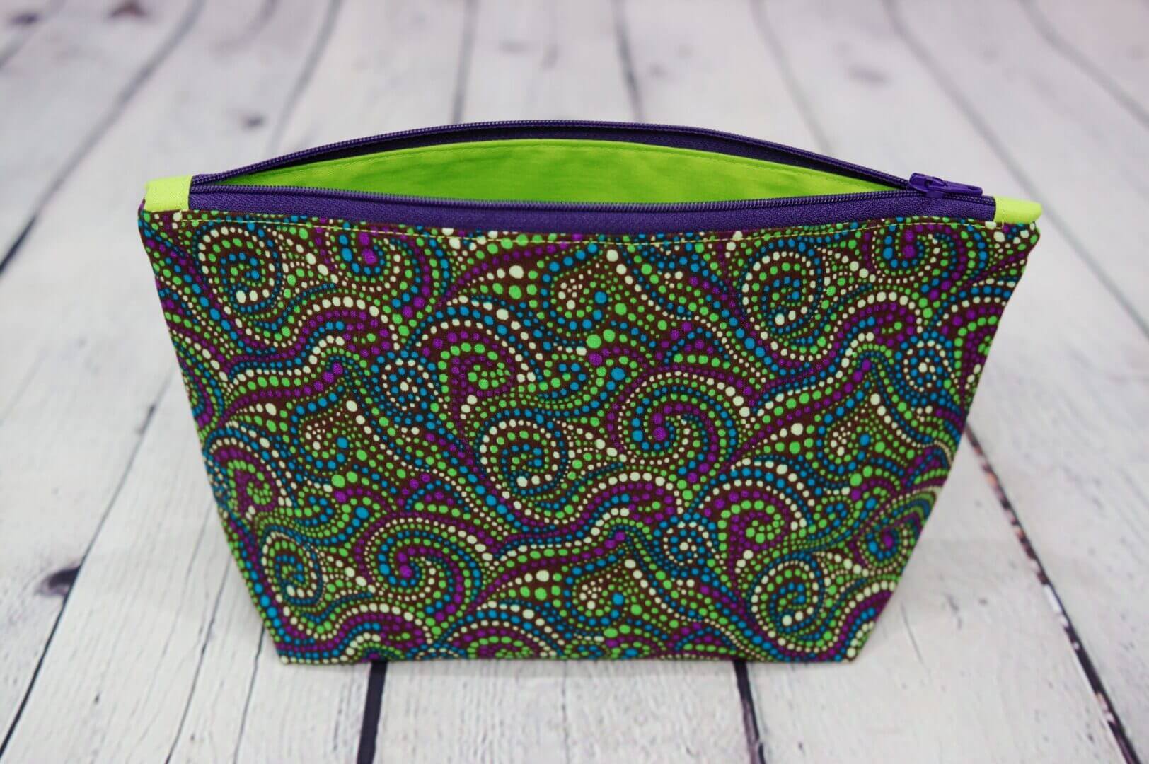 Green Dots | Custom made handmade selection for the very